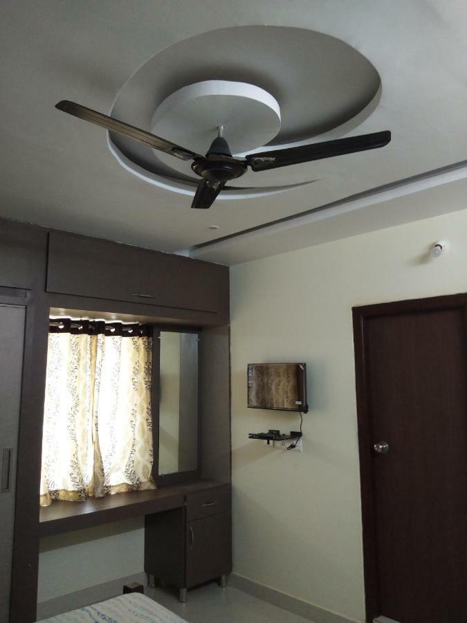Feel Like Home -Guest House Near Tenneti Park Visakhapatnam Bagian luar foto