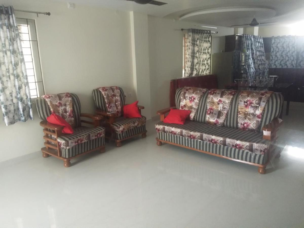Feel Like Home -Guest House Near Tenneti Park Visakhapatnam Bagian luar foto